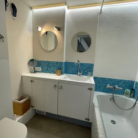 : Duplex T2 Pour 2 Pers. Avec Parking - Fr-1-309-503 Apartment *
